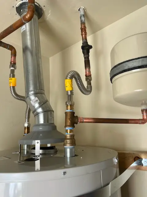 Water heater installation and plumbing repair in Raisin City